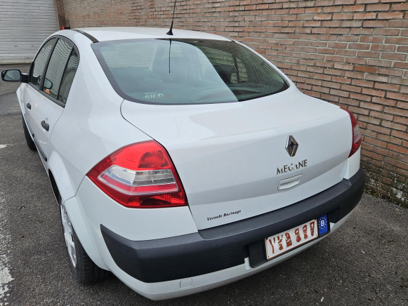 Voiture Renault Megane (2008-96.479 km-VIN:VF1LM1S0H40530344) - Mobil: gambar 4 Voiture Renault Megane (2008-96.479 km-VIN:VF1LM1S0H40530344) - Mobil: gambar 4