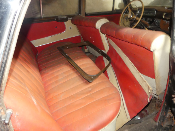 Mobil Voiture ancêtre Mercedes-Benz 220S Poton: gambar 7