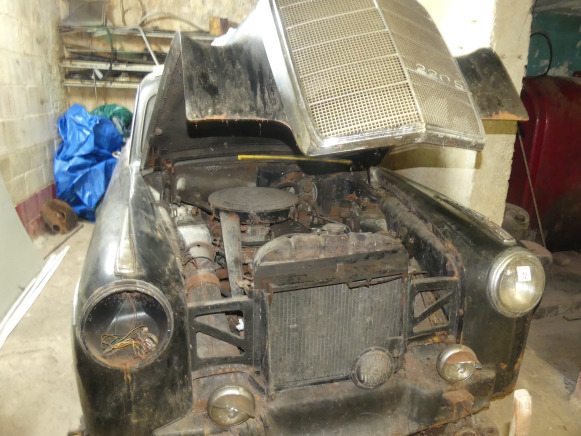 Mobil Voiture ancêtre Mercedes-Benz 220S Poton: gambar 12