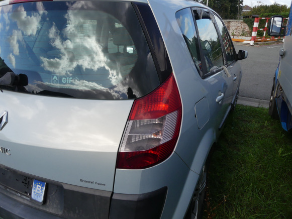 Voiture (saisie sur voirie) Renault Scenic 1.9 DCI - Mobil: gambar 5 Voiture (saisie sur voirie) Renault Scenic 1.9 DCI - Mobil: gambar 5