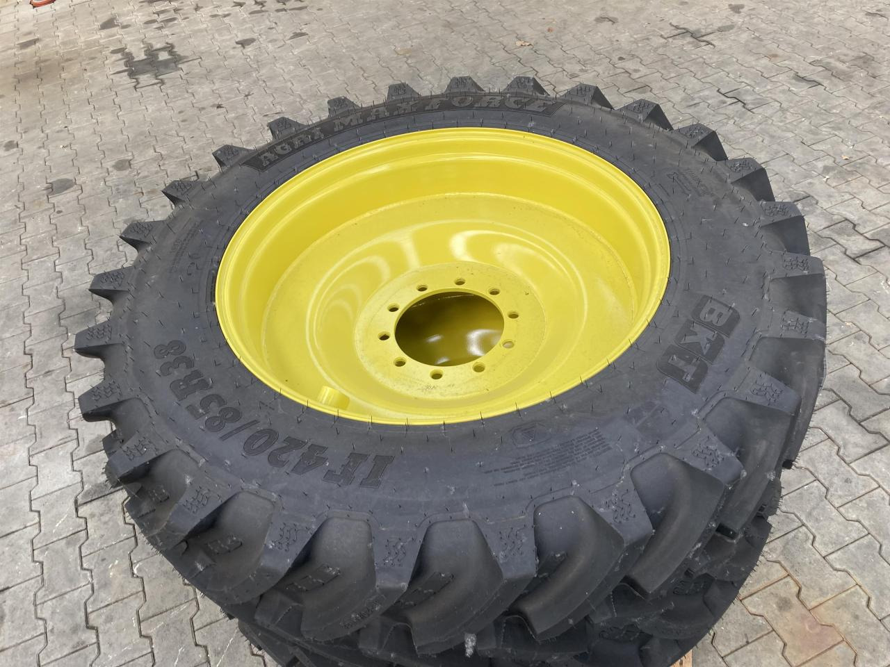 BKT 420/85R38 - Ban untuk Peralatan pertanian: gambar 3 BKT 420/85R38 - Ban untuk Peralatan pertanian: gambar 3