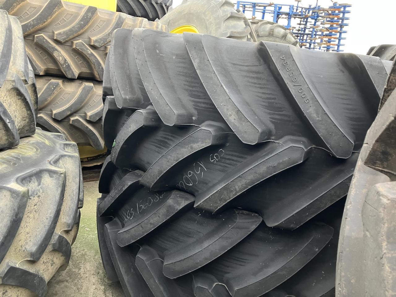 Bridgestone 600/65R34 - Ban untuk Peralatan pertanian: gambar 2 Bridgestone 600/65R34 - Ban untuk Peralatan pertanian: gambar 2
