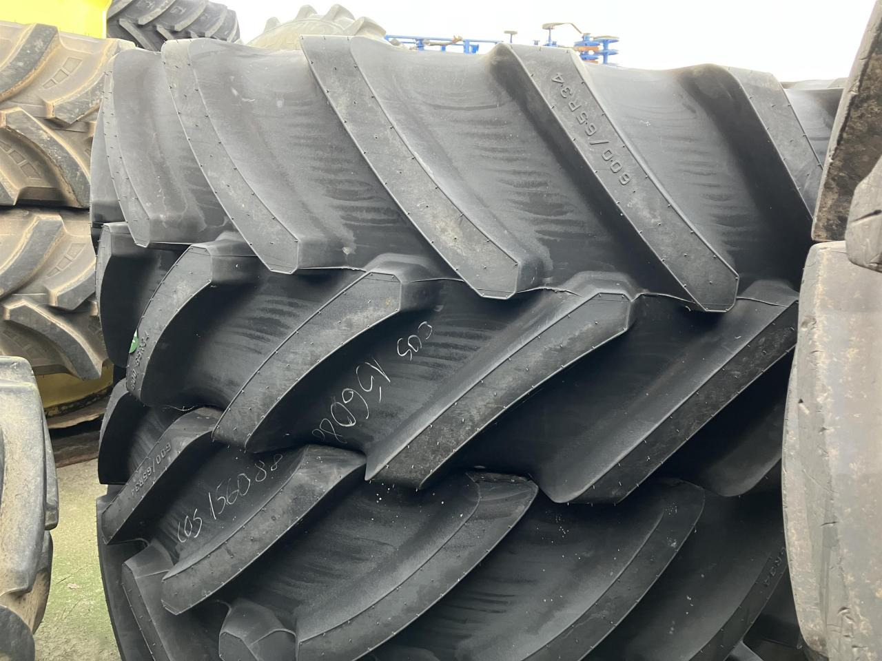Bridgestone 600/65R34 - Ban untuk Peralatan pertanian: gambar 1 Bridgestone 600/65R34 - Ban untuk Peralatan pertanian: gambar 1