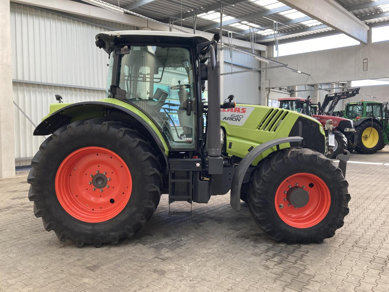 CLAAS Arion 640 - Traktor: gambar 5 CLAAS Arion 640 - Traktor: gambar 5
