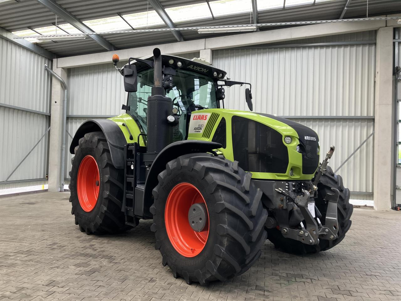CLAAS Axion 930 - Traktor: gambar 1 CLAAS Axion 930 - Traktor: gambar 1