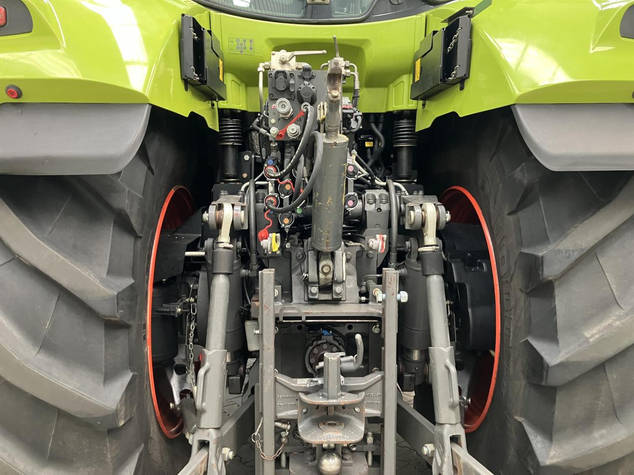 CLAAS Axion 930 - Traktor: gambar 4 CLAAS Axion 930 - Traktor: gambar 4