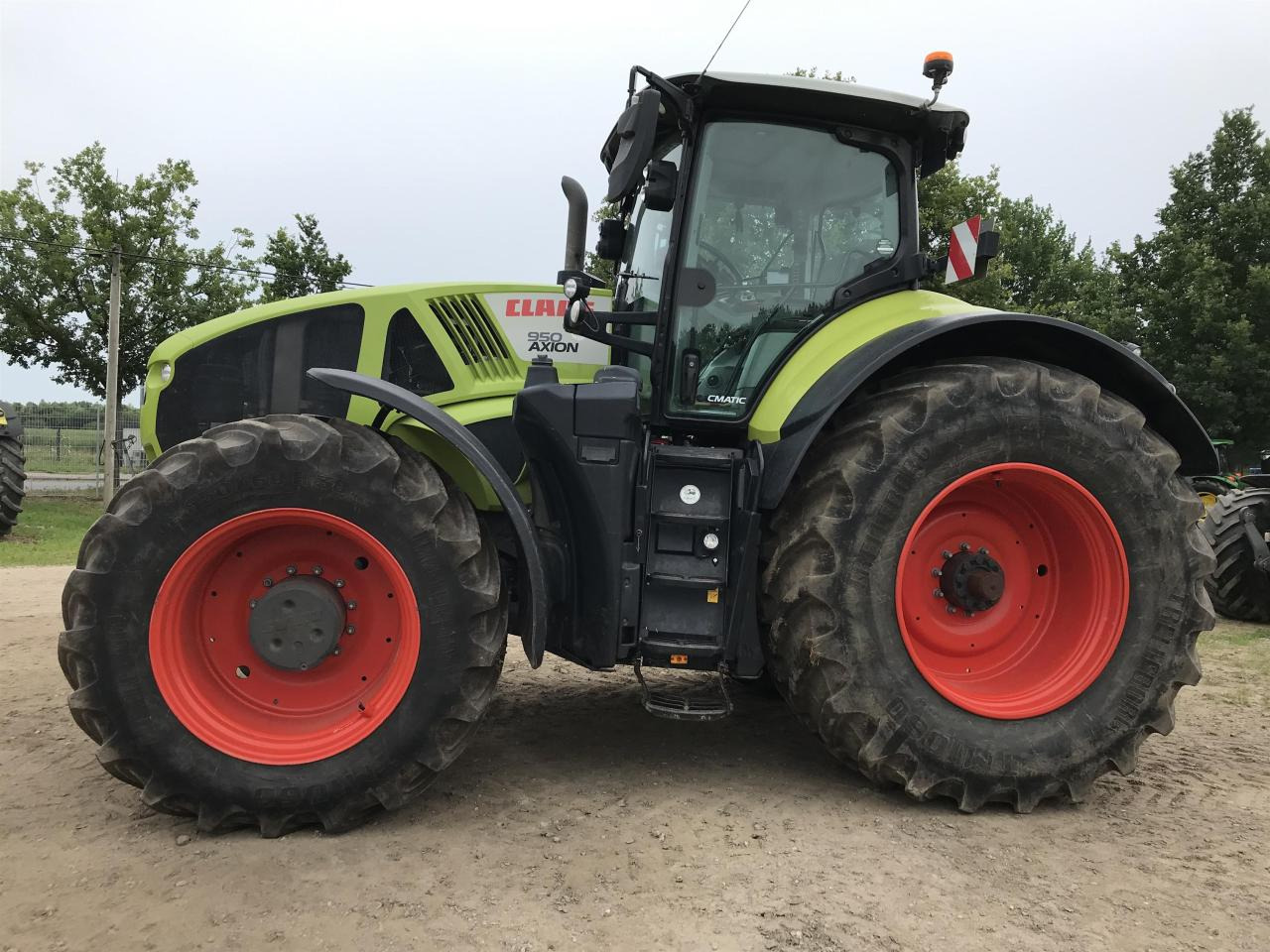 CLAAS Axion 950 - Traktor: gambar 1 CLAAS Axion 950 - Traktor: gambar 1