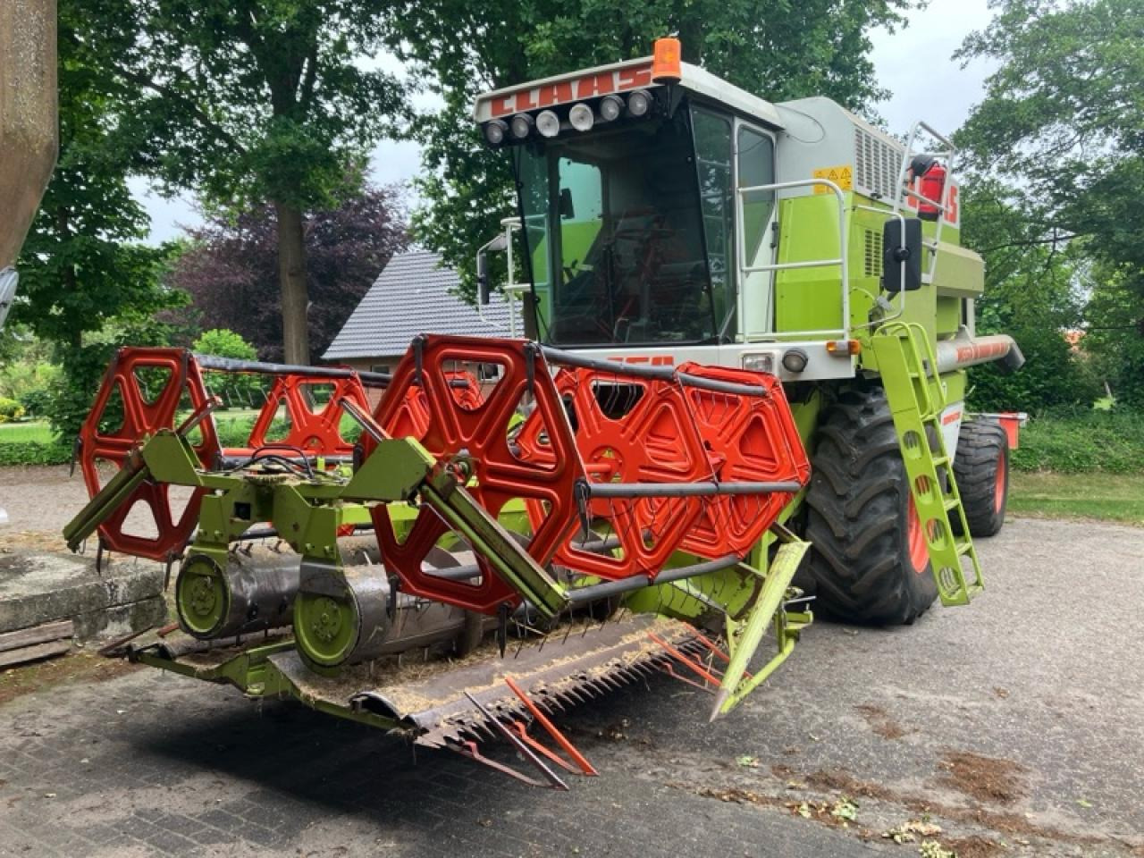 CLAAS Dominator 218 Mega - Pemanen gabungan: gambar 1 CLAAS Dominator 218 Mega - Pemanen gabungan: gambar 1