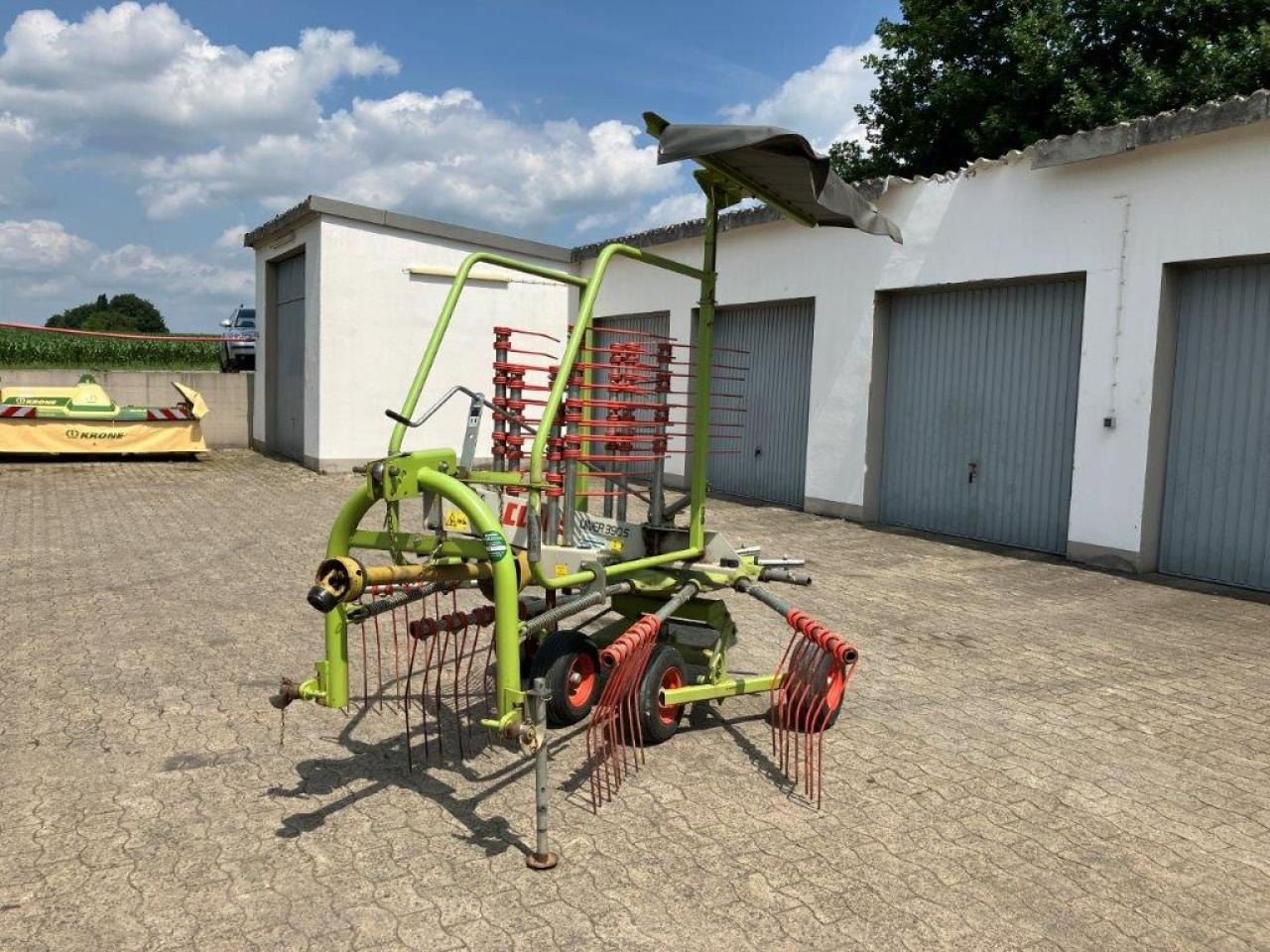 CLAAS Liner 390S - Tedder/ Menyapu: gambar 2 CLAAS Liner 390S - Tedder/ Menyapu: gambar 2
