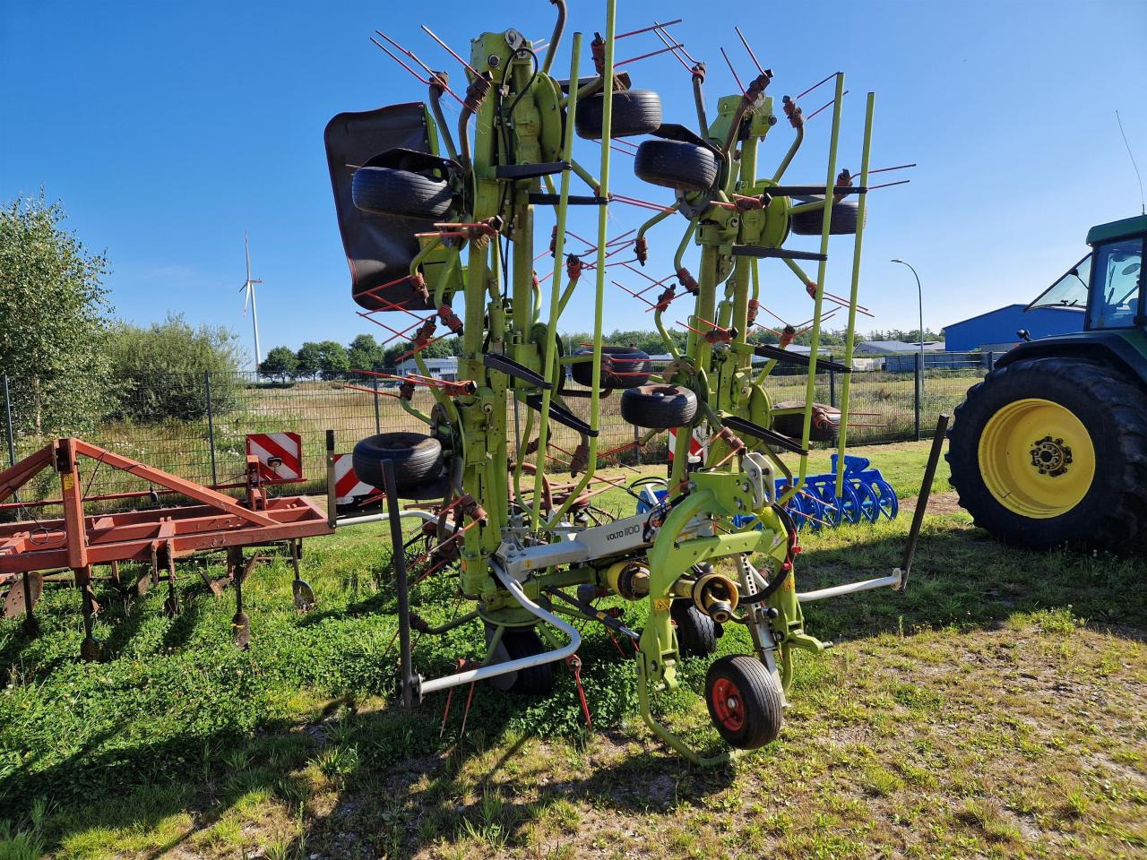 CLAAS Volto 1100 - Tedder/ Menyapu: gambar 1 CLAAS Volto 1100 - Tedder/ Menyapu: gambar 1