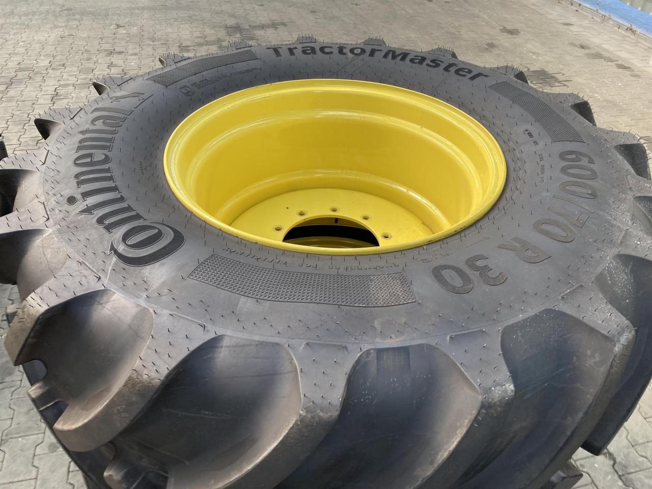 Continental 600/70R30 - Ban untuk Peralatan pertanian: gambar 3 Continental 600/70R30 - Ban untuk Peralatan pertanian: gambar 3