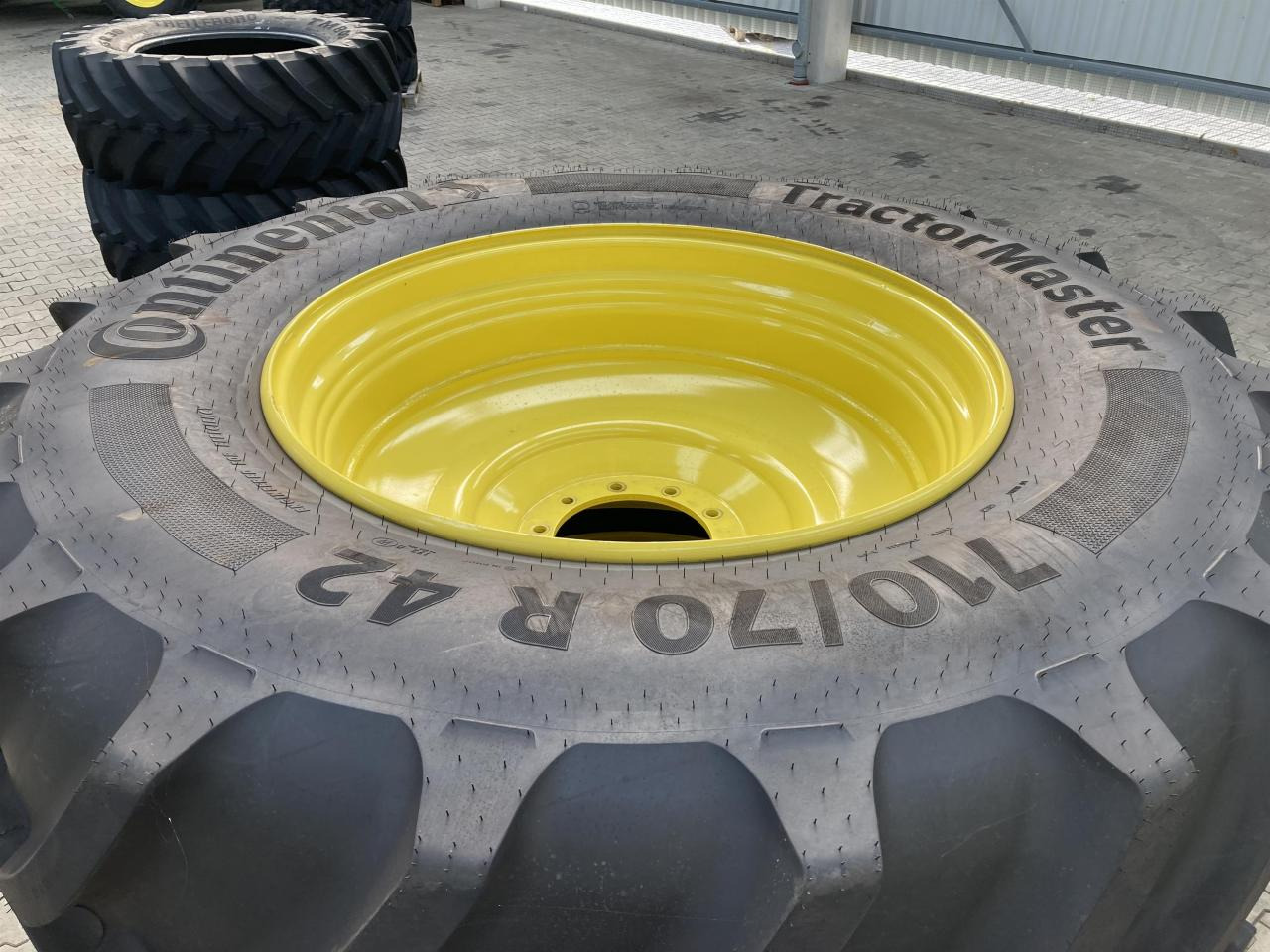 Continental 710/70R42 - Ban untuk Peralatan pertanian: gambar 3 Continental 710/70R42 - Ban untuk Peralatan pertanian: gambar 3