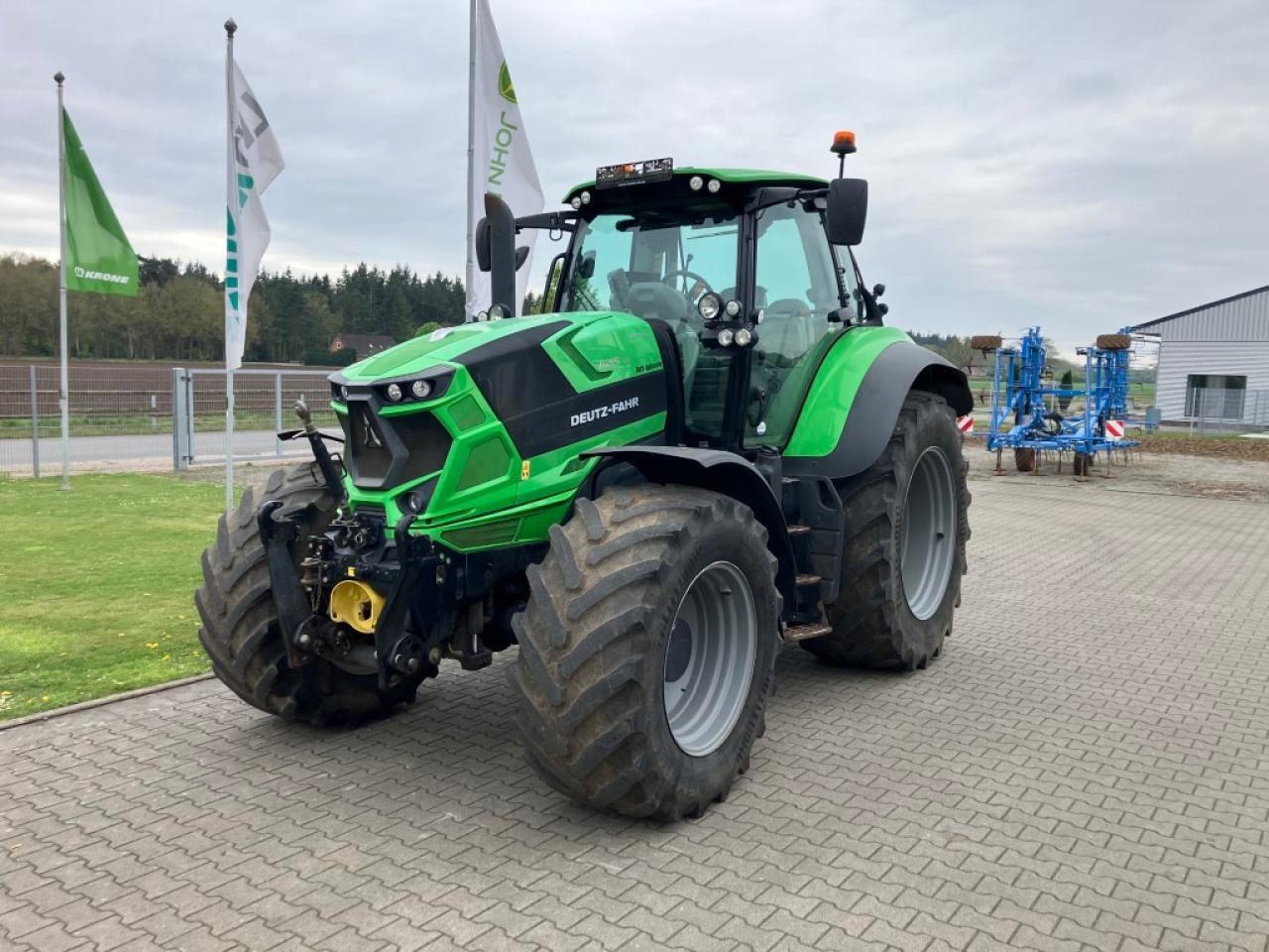 Deutz-Fahr 6215 TTV - Traktor: gambar 1 Deutz-Fahr 6215 TTV - Traktor: gambar 1