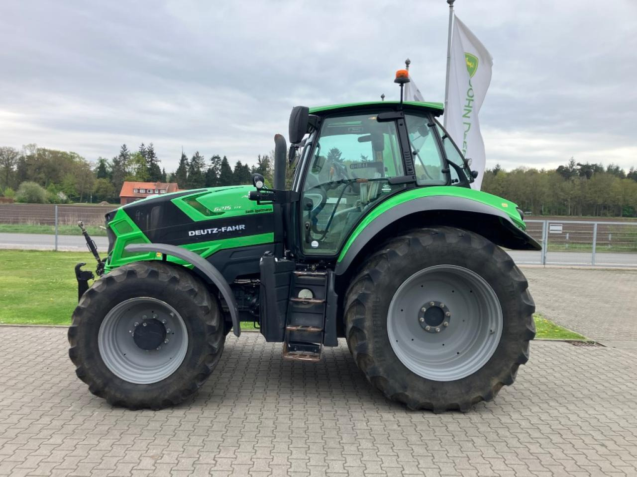 Deutz-Fahr 6215 TTV - Traktor: gambar 2 Deutz-Fahr 6215 TTV - Traktor: gambar 2