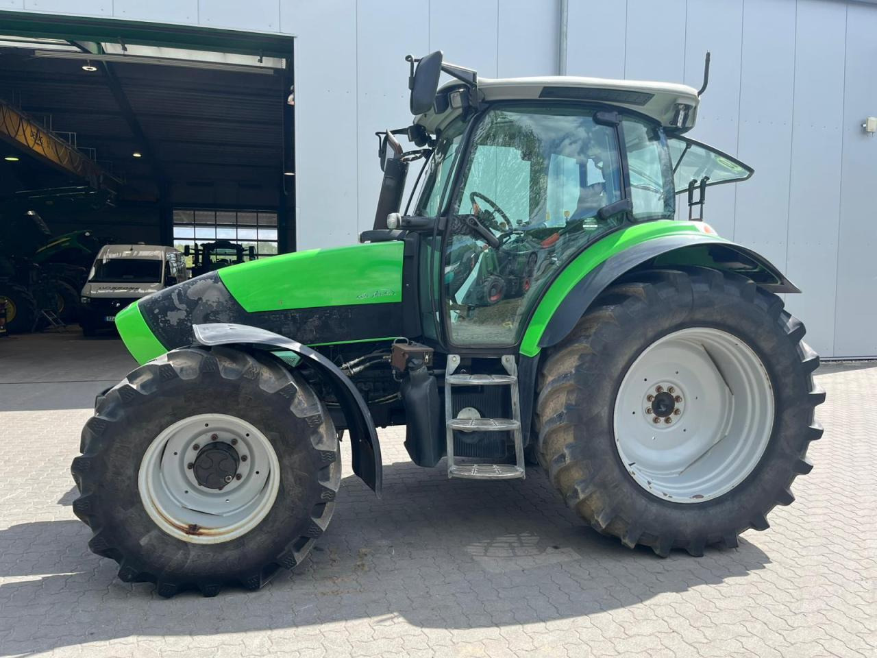 Deutz-Fahr Agrotron K 610 - Traktor: gambar 1 Deutz-Fahr Agrotron K 610 - Traktor: gambar 1