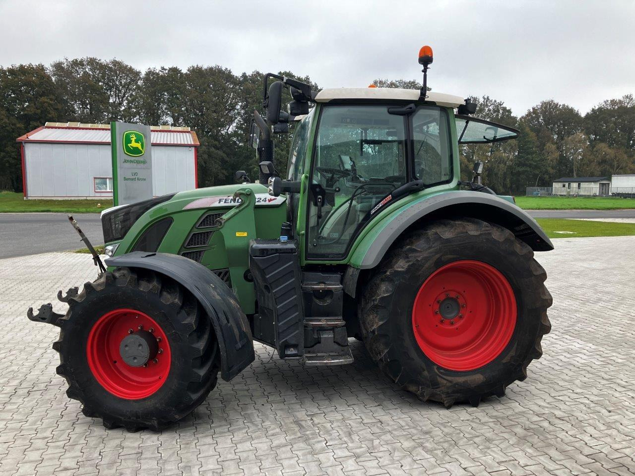 Fendt 716 Vario Profi Plus - Traktor: gambar 1 Fendt 716 Vario Profi Plus - Traktor: gambar 1