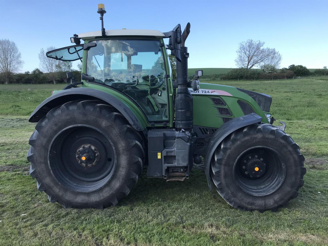 Fendt 724 Vario - Traktor: gambar 2 Fendt 724 Vario - Traktor: gambar 2