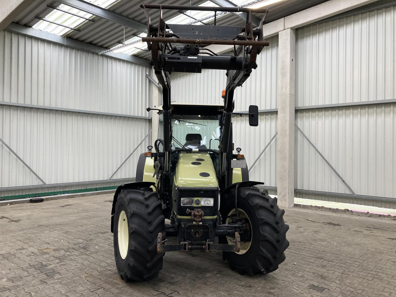 Hürlimann XT 909 - Traktor: gambar 3 Hürlimann XT 909 - Traktor: gambar 3