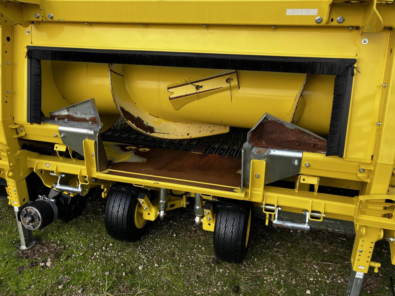 John Deere 30R - Lampiran pemanen pakan ternak: gambar 2 John Deere 30R - Lampiran pemanen pakan ternak: gambar 2