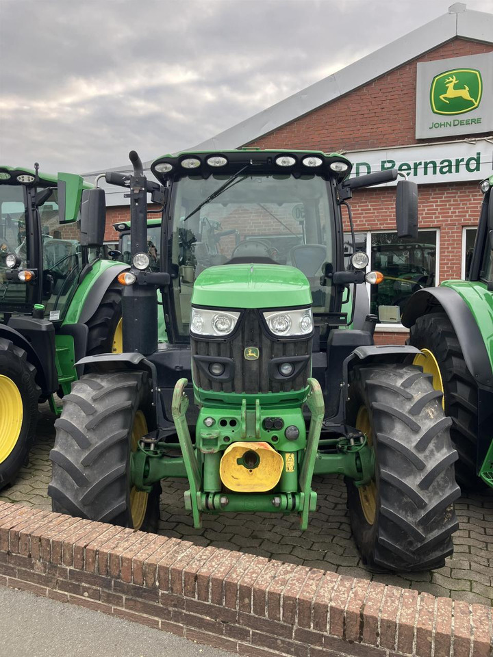 John Deere 6110R - Traktor: gambar 3 John Deere 6110R - Traktor: gambar 3