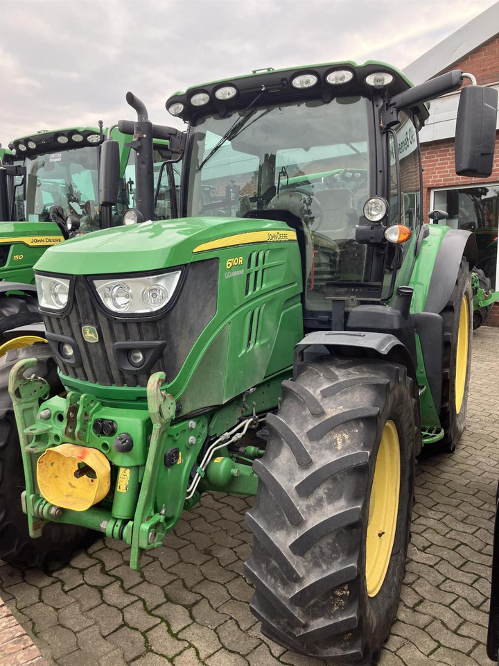 John Deere 6110R - Traktor: gambar 1 John Deere 6110R - Traktor: gambar 1