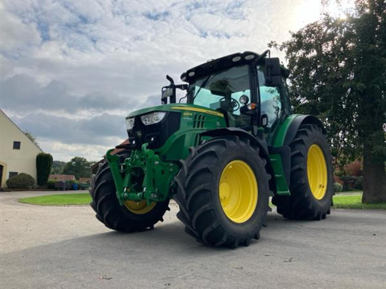 John Deere 6130R - Traktor: gambar 1 John Deere 6130R - Traktor: gambar 1