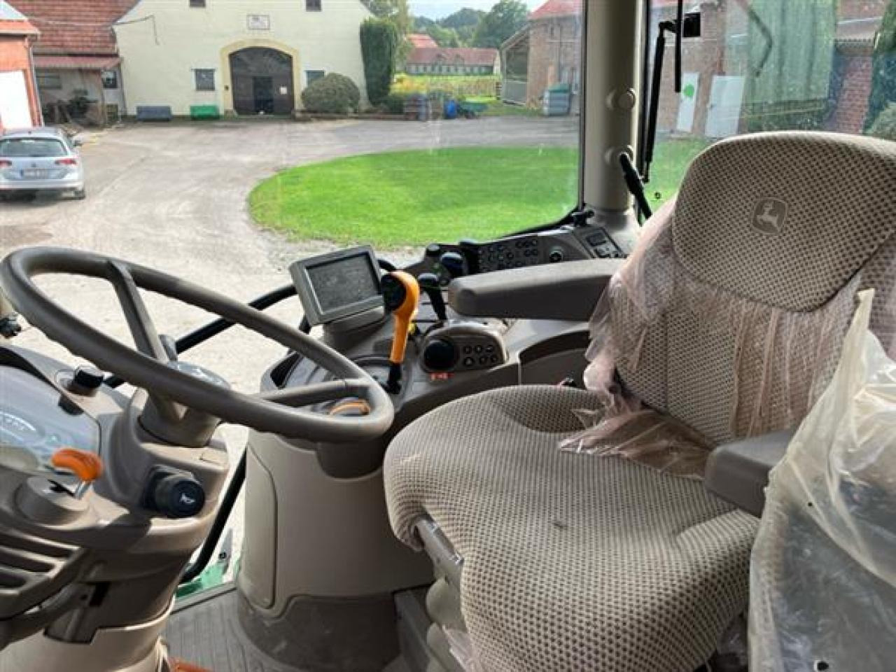 John Deere 6130R - Traktor: gambar 5 John Deere 6130R - Traktor: gambar 5