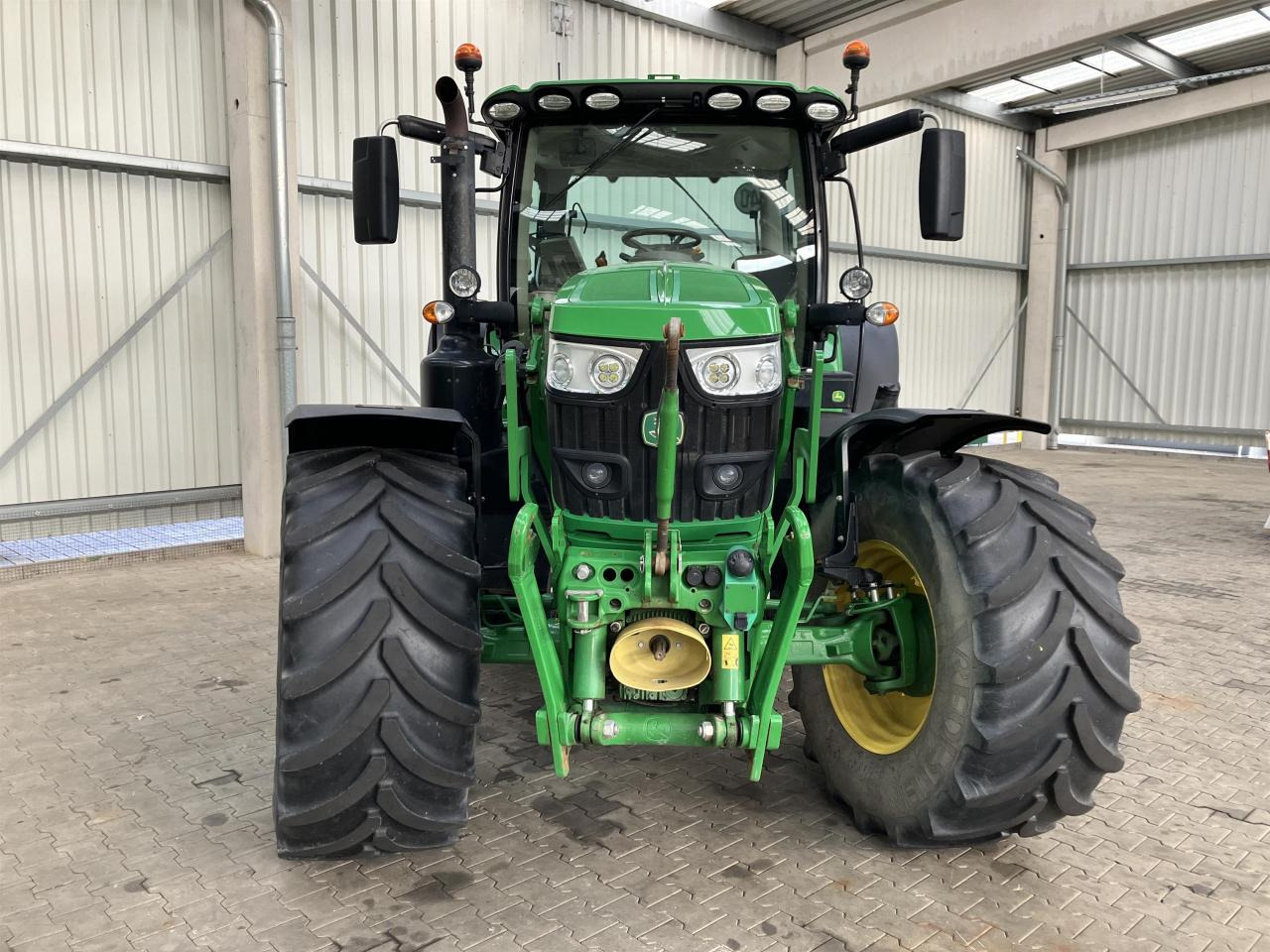 John Deere 6155R - Traktor: gambar 3 John Deere 6155R - Traktor: gambar 3