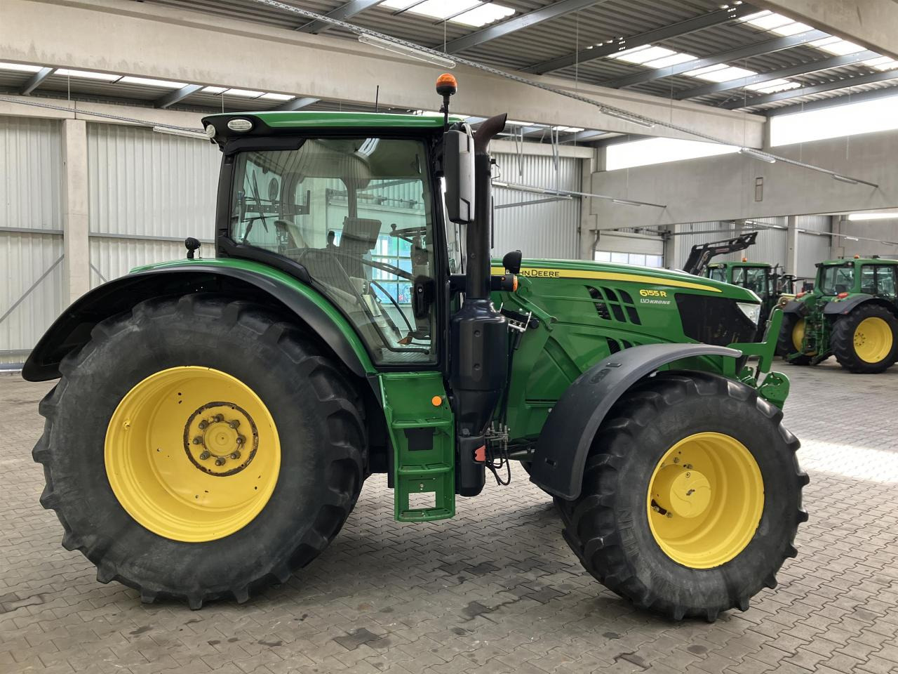 John Deere 6155R - Traktor: gambar 4 John Deere 6155R - Traktor: gambar 4