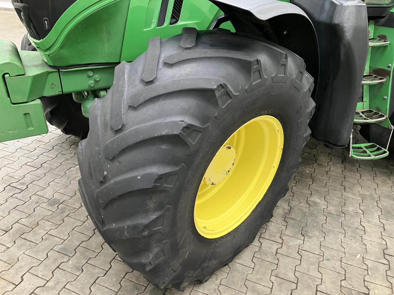 John Deere 6170R - Traktor: gambar 2 John Deere 6170R - Traktor: gambar 2