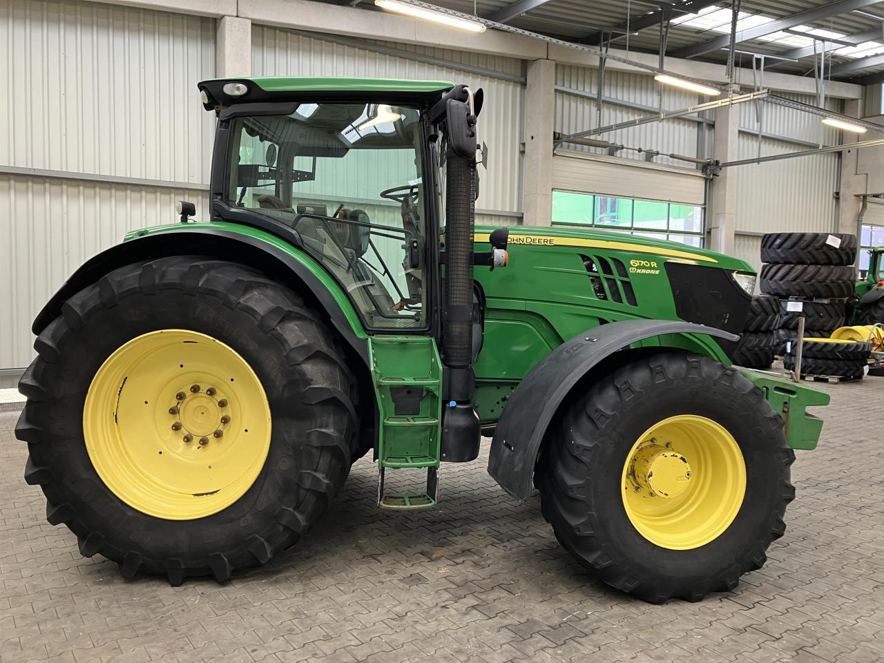 John Deere 6170R - Traktor: gambar 4 John Deere 6170R - Traktor: gambar 4