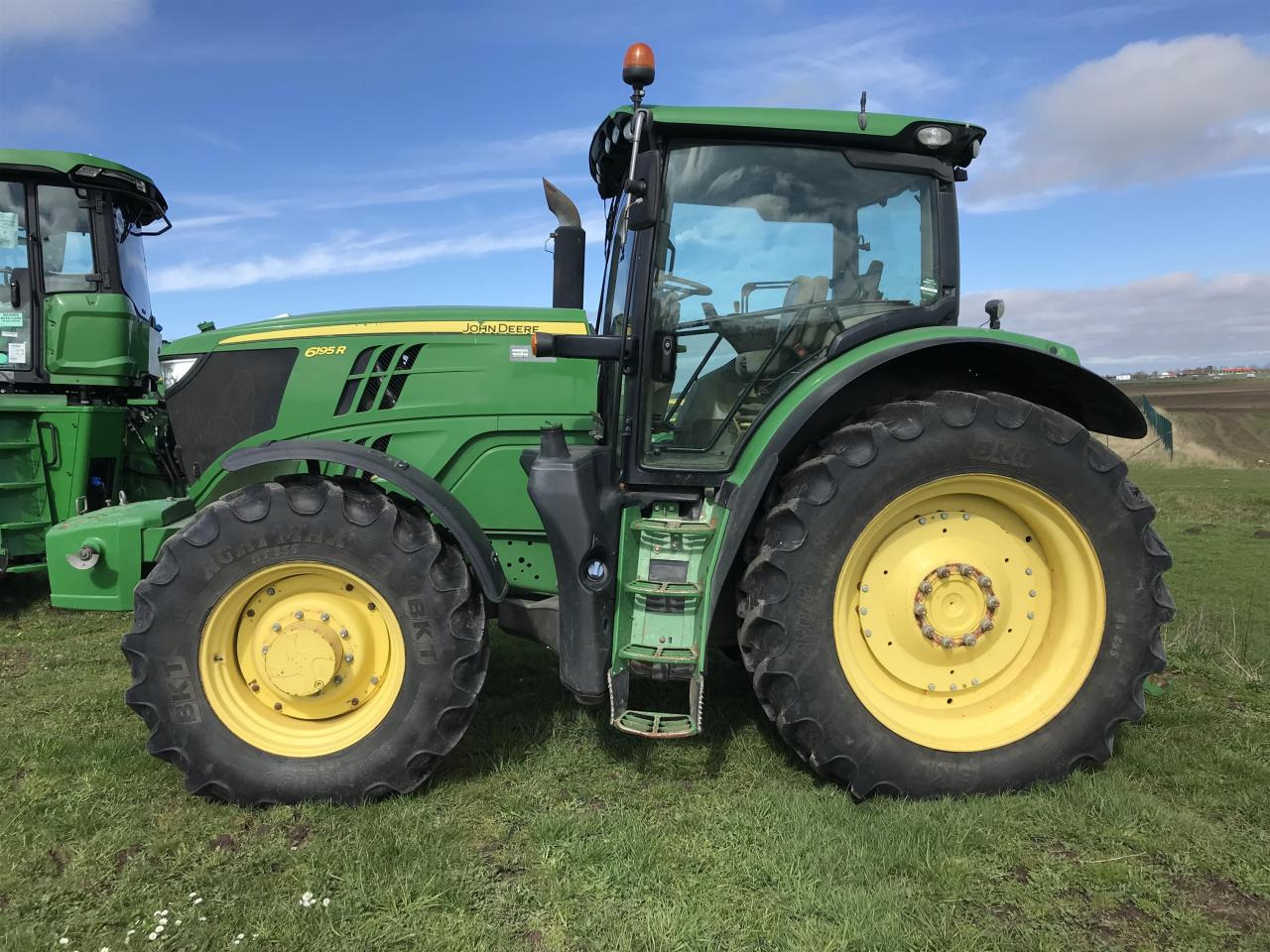 John Deere 6195R - Traktor: gambar 1 John Deere 6195R - Traktor: gambar 1