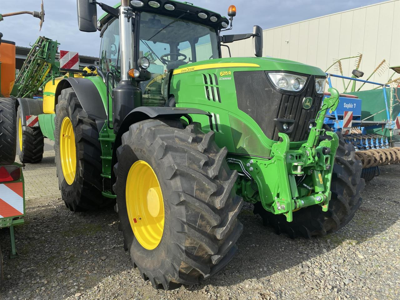 John Deere 6215R - Traktor: gambar 1 John Deere 6215R - Traktor: gambar 1