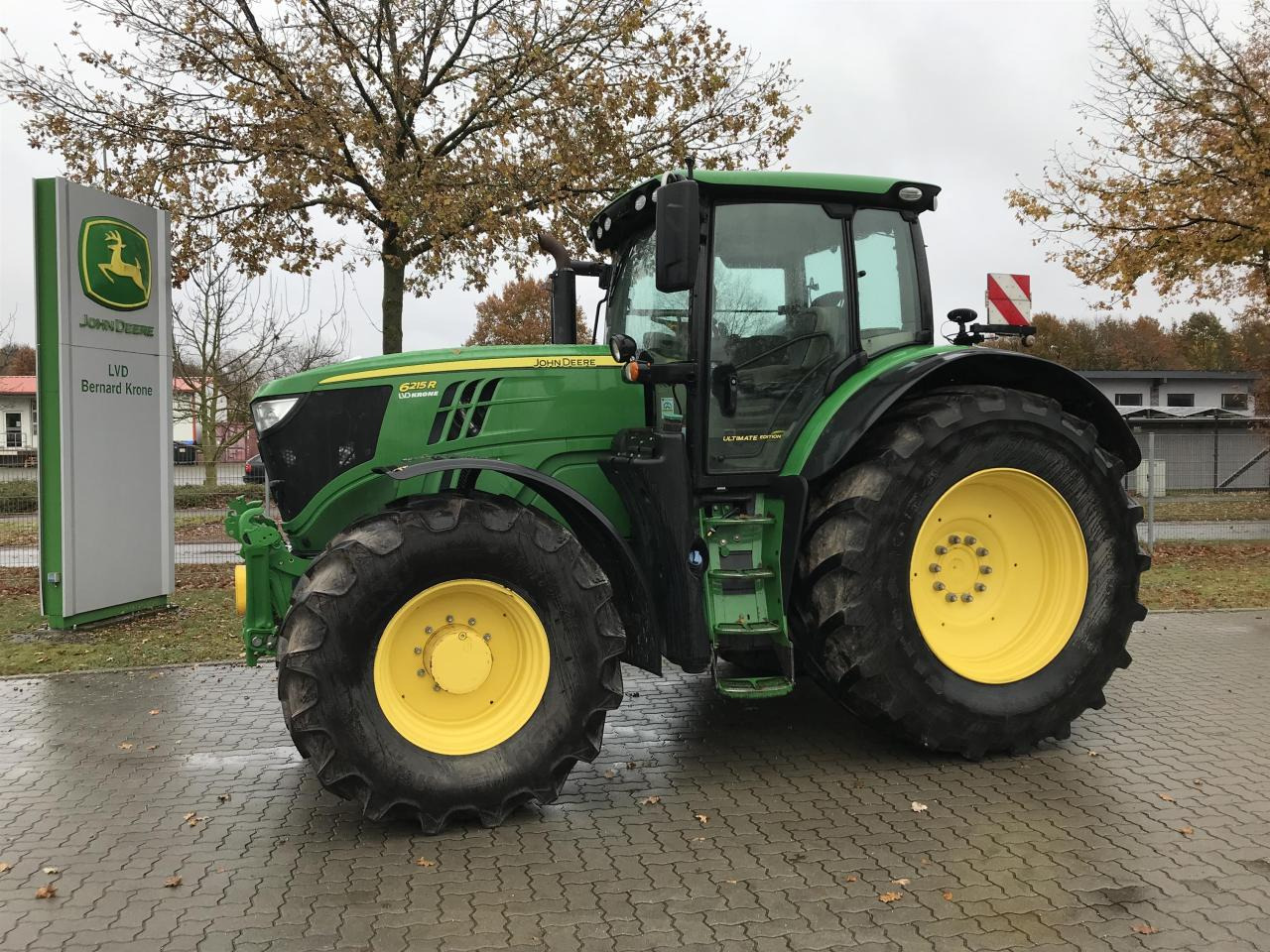 John Deere 6215R - Traktor: gambar 1 John Deere 6215R - Traktor: gambar 1