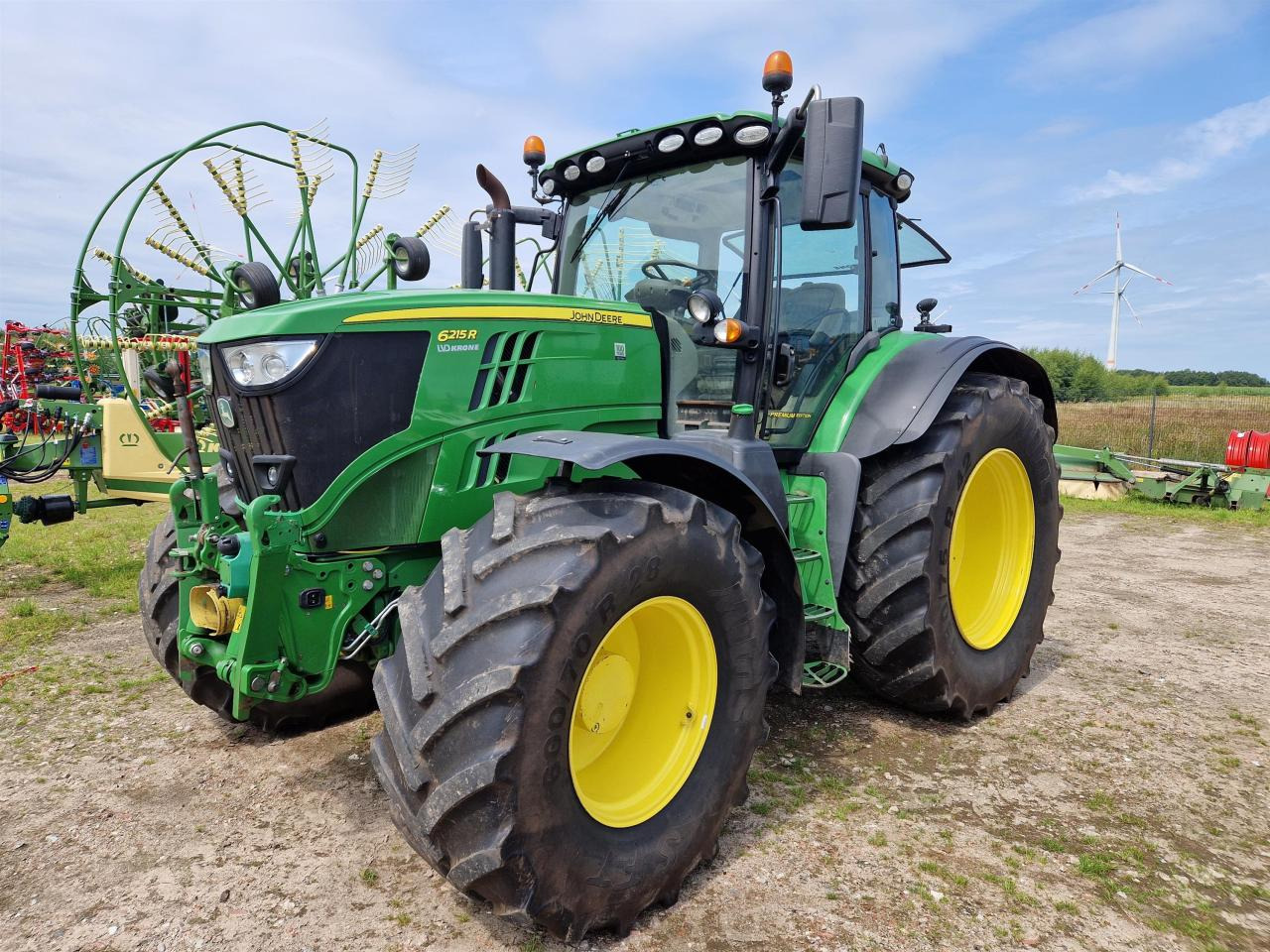John Deere 6215R - Traktor: gambar 1 John Deere 6215R - Traktor: gambar 1