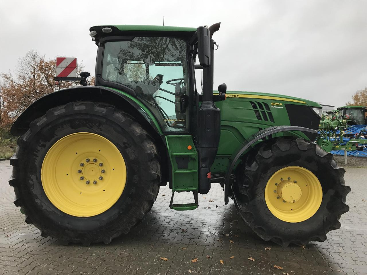 John Deere 6215R - Traktor: gambar 2 John Deere 6215R - Traktor: gambar 2