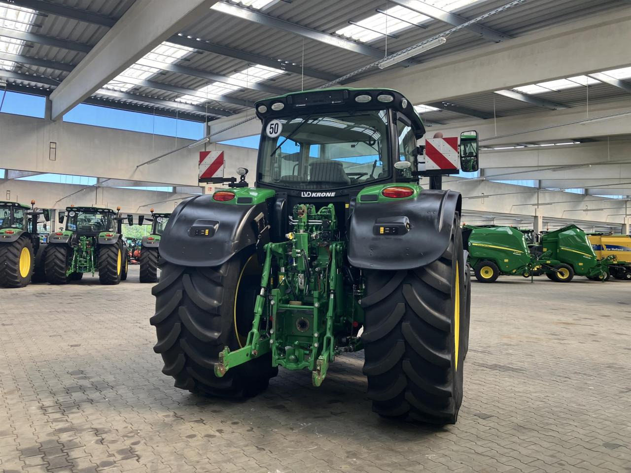 John Deere 6215R - Traktor: gambar 3 John Deere 6215R - Traktor: gambar 3