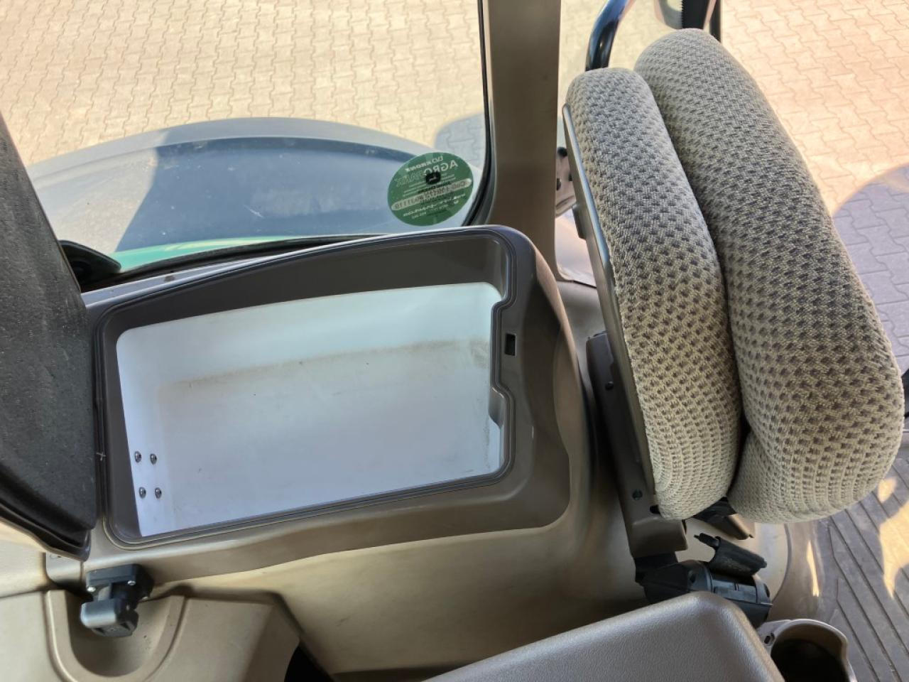 Traktor John Deere 6250R: gambar 23