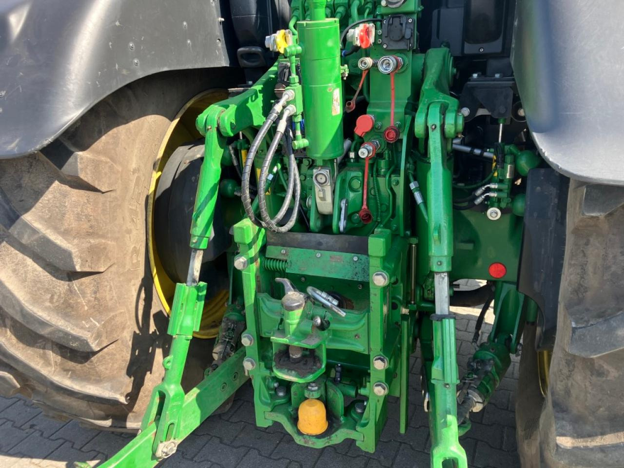 Traktor John Deere 6250R: gambar 17