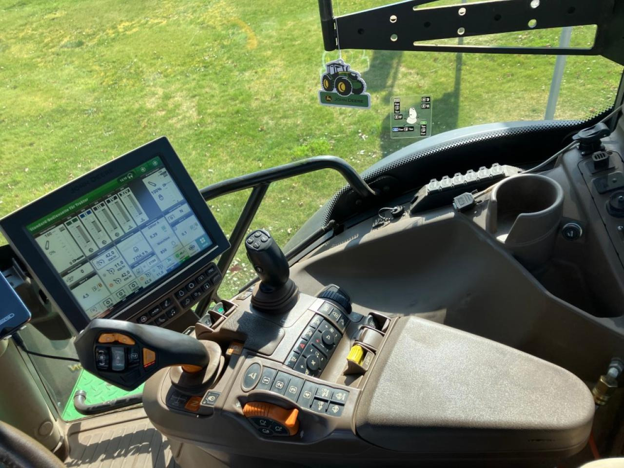 Traktor John Deere 6250R: gambar 25