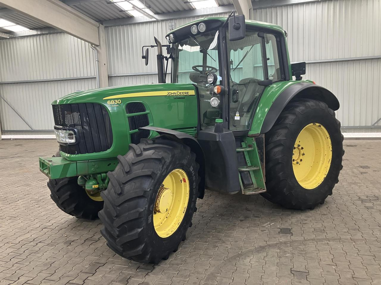 John Deere 6830 Premium - Traktor: gambar 1 John Deere 6830 Premium - Traktor: gambar 1