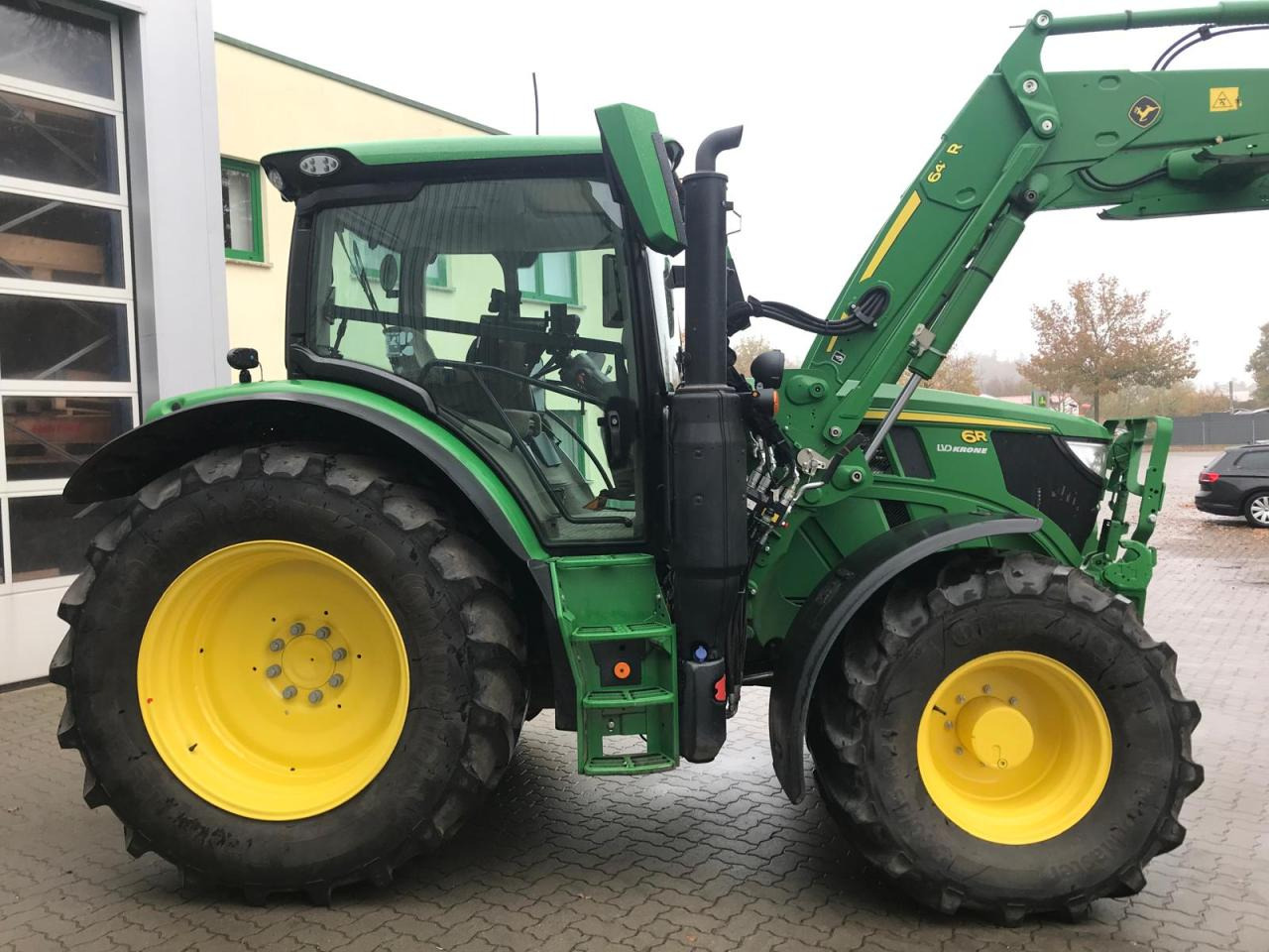 John Deere 6R 110 - Traktor: gambar 2 John Deere 6R 110 - Traktor: gambar 2