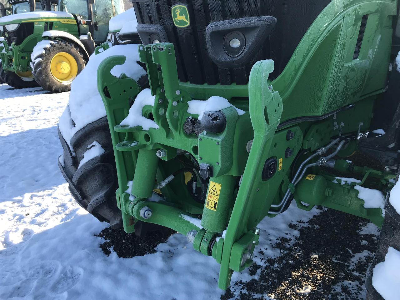 John Deere 6R 140 - Traktor: gambar 3 John Deere 6R 140 - Traktor: gambar 3