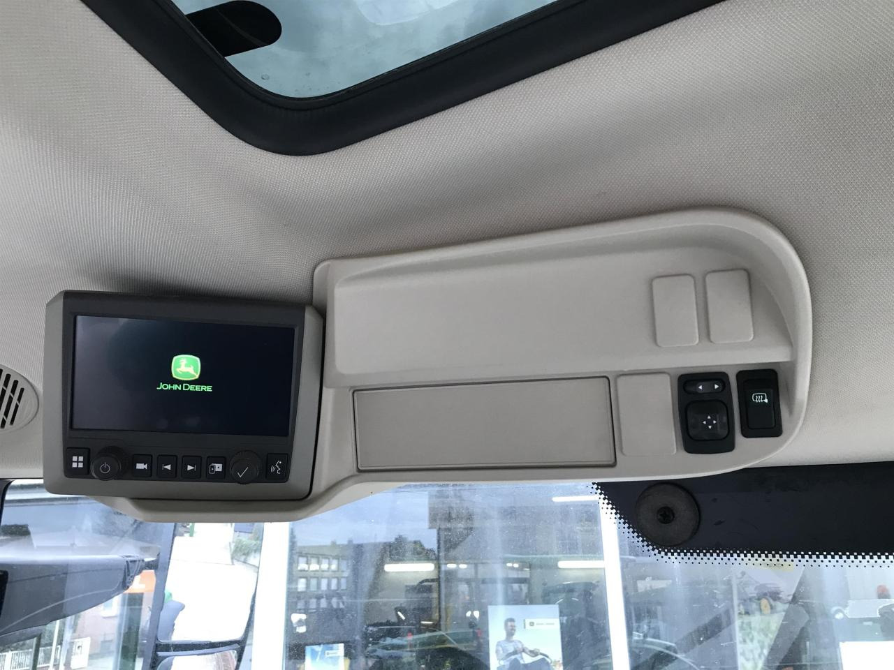 John Deere 6R 140 - Traktor: gambar 4 John Deere 6R 140 - Traktor: gambar 4