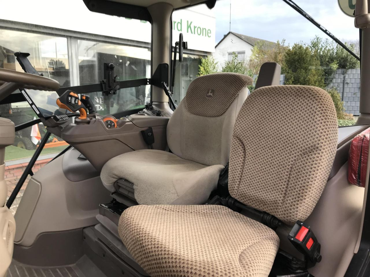 John Deere 6R 140 - Traktor: gambar 2 John Deere 6R 140 - Traktor: gambar 2