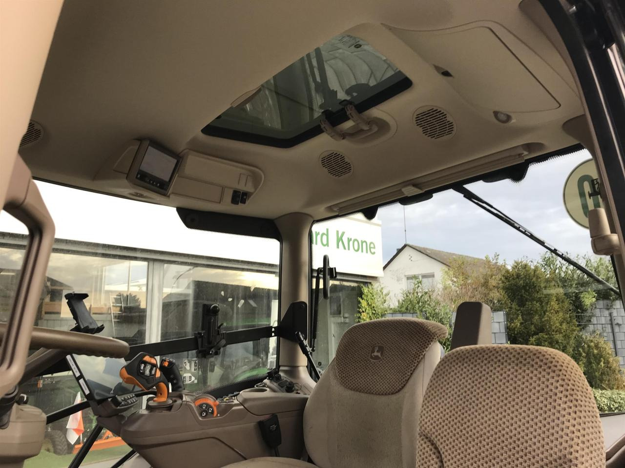 John Deere 6R 140 - Traktor: gambar 3 John Deere 6R 140 - Traktor: gambar 3