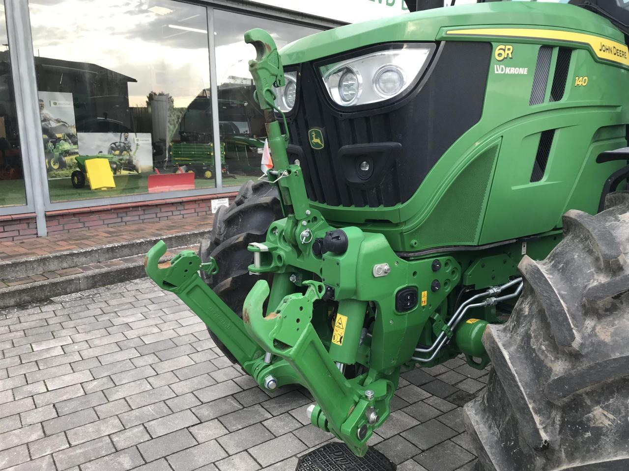 John Deere 6R 140 - Traktor: gambar 1 John Deere 6R 140 - Traktor: gambar 1