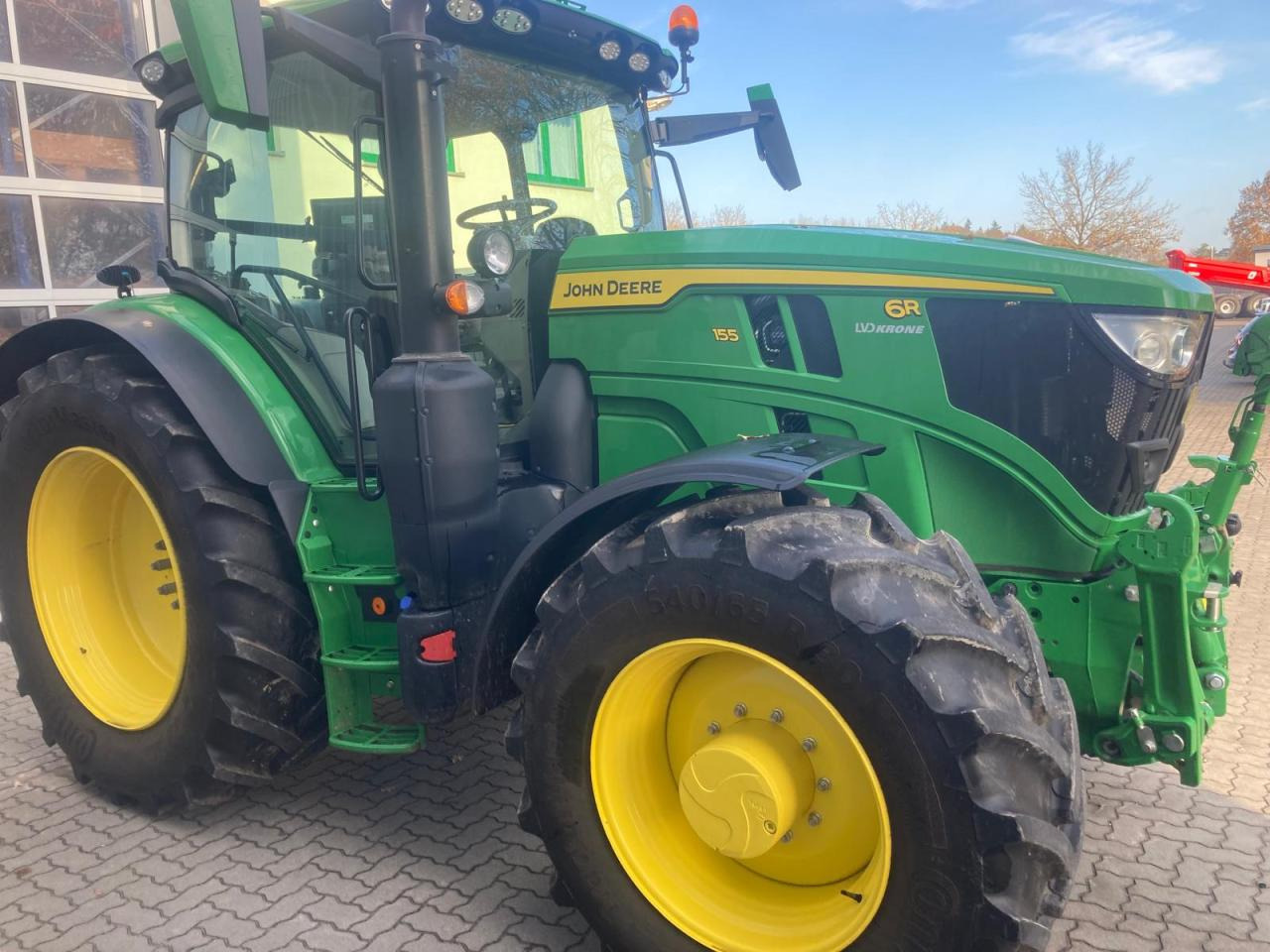 John Deere 6R 155 - Traktor: gambar 2 John Deere 6R 155 - Traktor: gambar 2