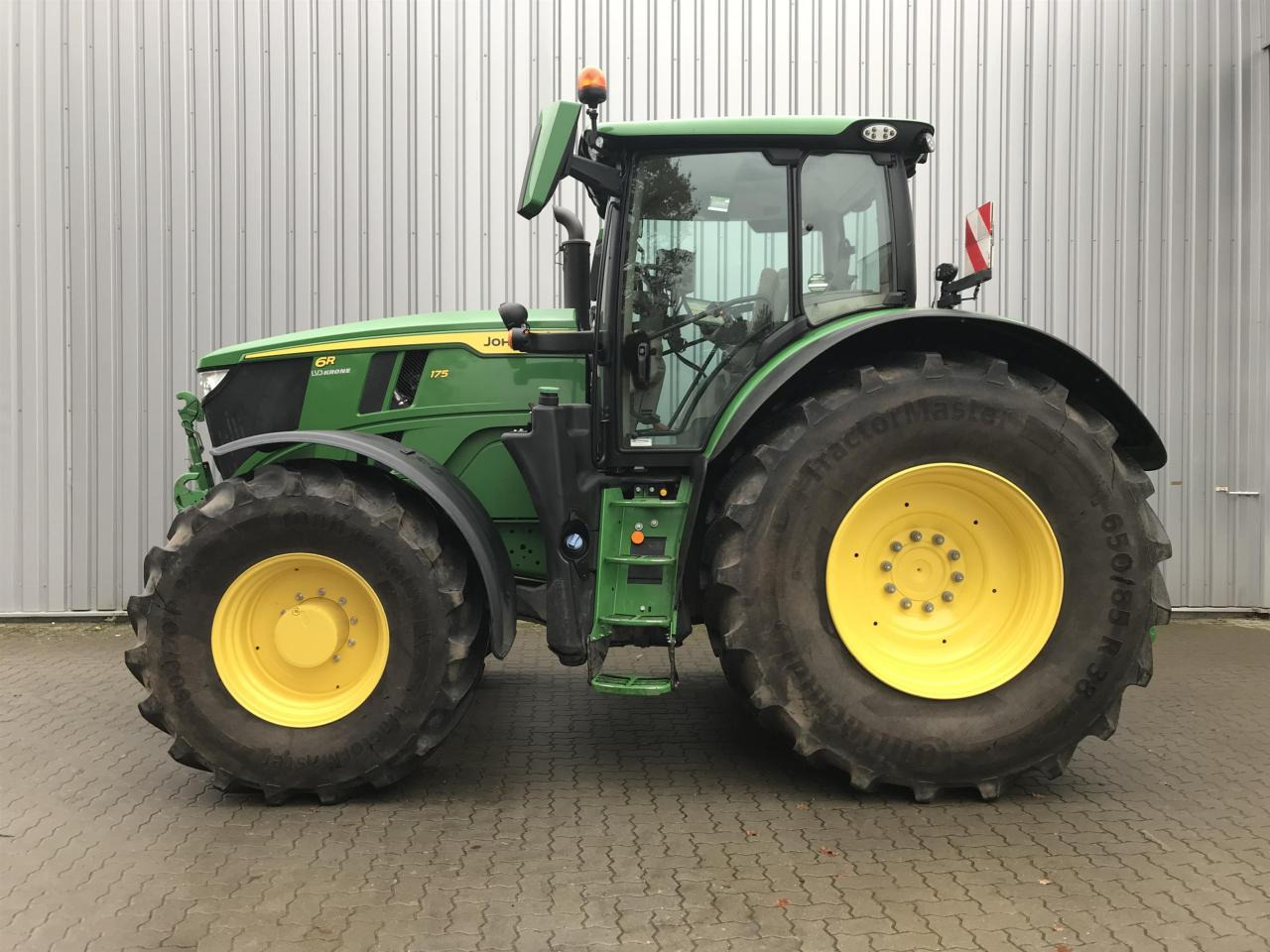 John Deere 6R 175 - Traktor: gambar 1 John Deere 6R 175 - Traktor: gambar 1