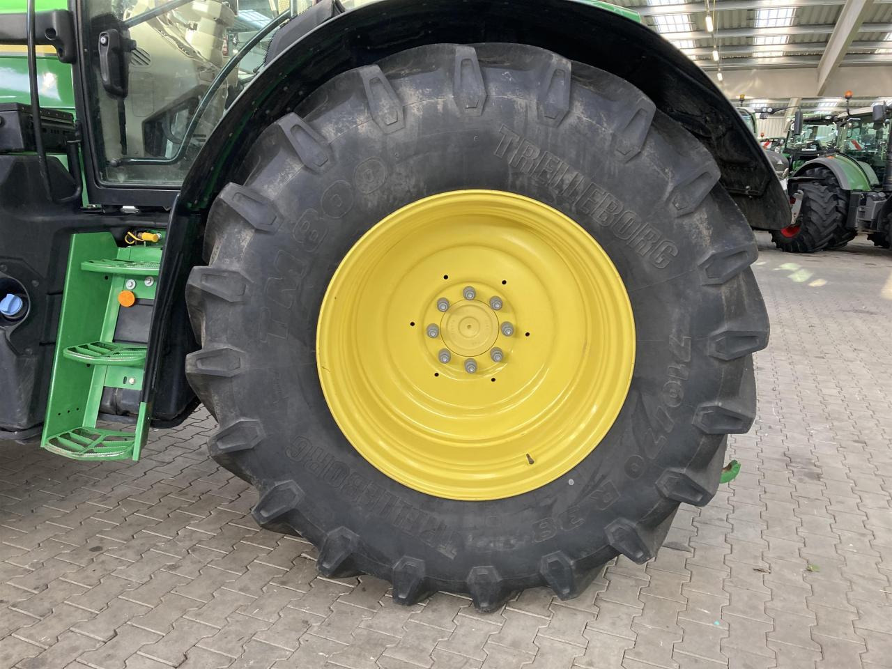 Leasing John Deere 6R 185 John Deere 6R 185: gambar 8 Leasing John Deere 6R 185 John Deere 6R 185: gambar 8